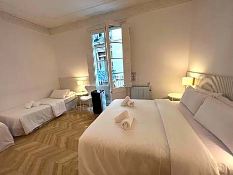 Quadruple Room with Shared Bathroom