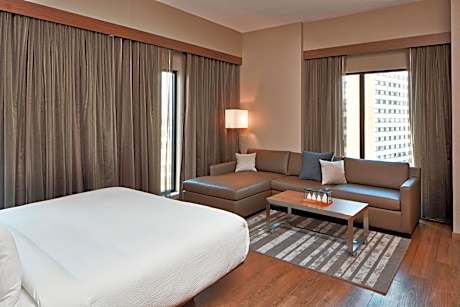 Larger Guest room, 1 King, Sofa bed, Corner room