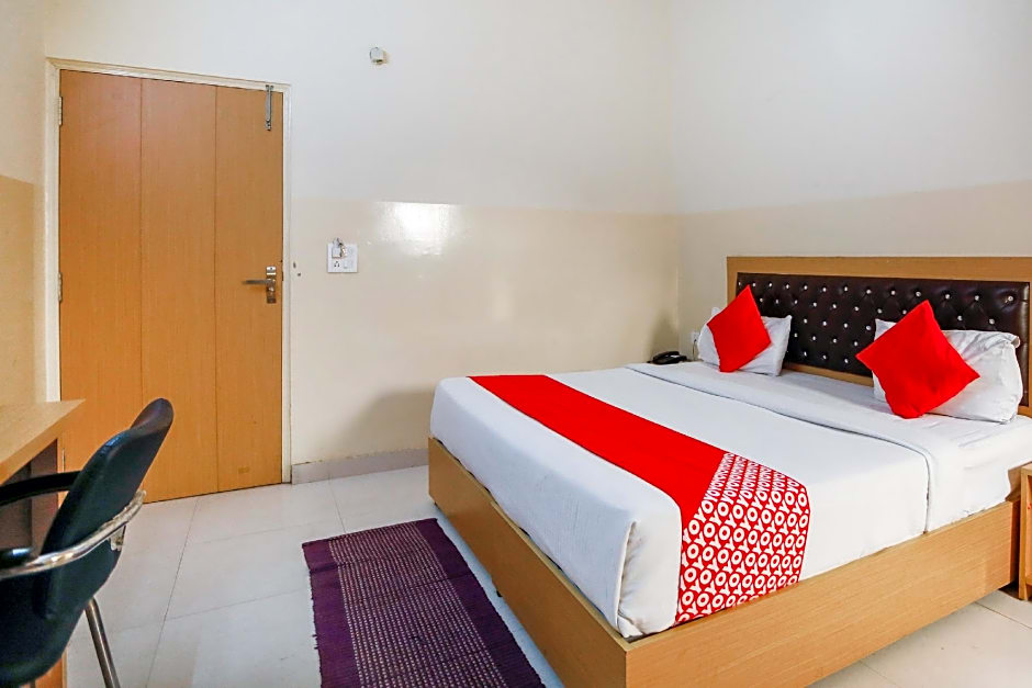 OYO 28629 Hotel Crosswind