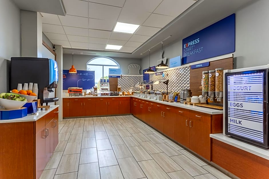 Holiday Inn Express Rockford-Loves Park by IHG