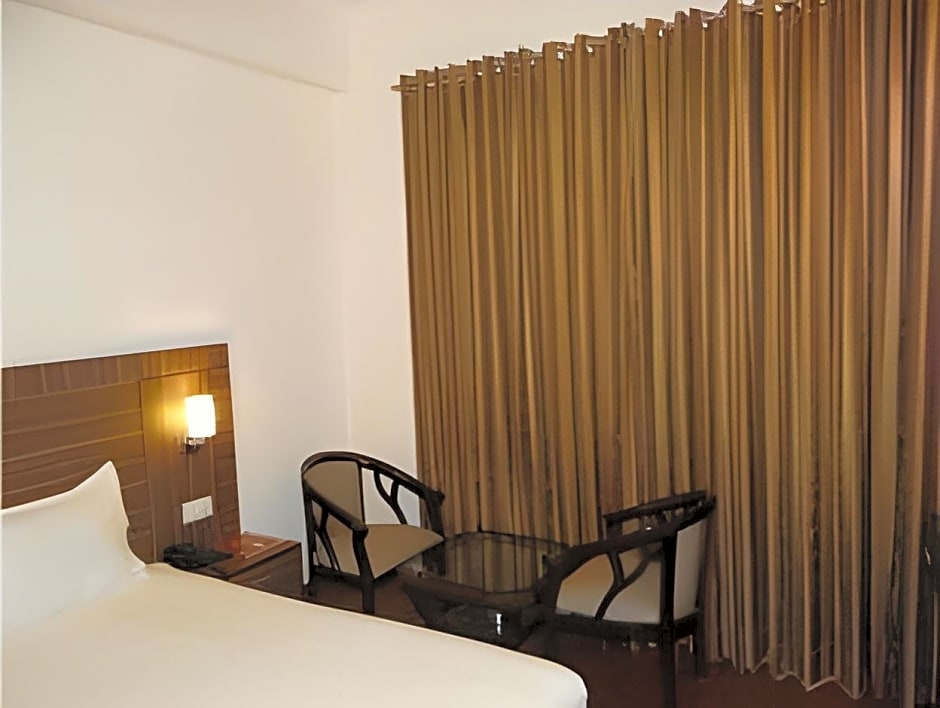 Hotel Janhvi International