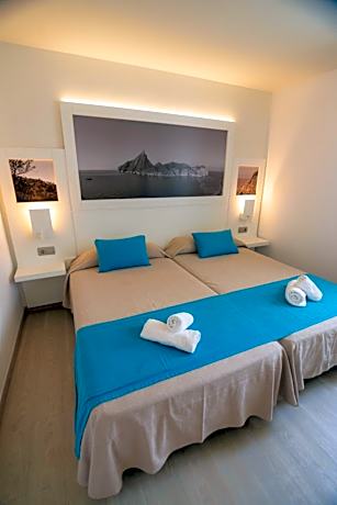 One-Bedroom Apartment with Sea View
