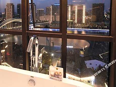 Ningbo Nantang Old Street Poning Hotel