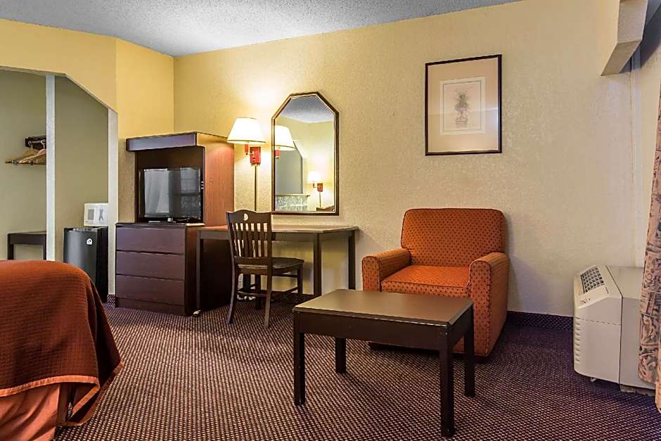 Rodeway Inn Marietta near Dobbins ARB