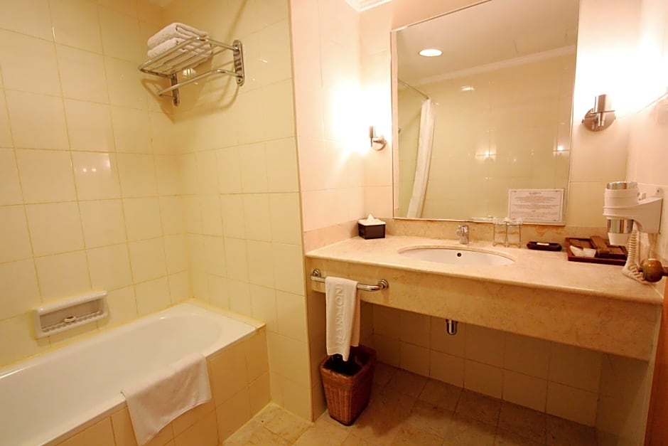 Harmoni Suites Hotel