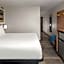 Days Inn & Suites by Wyndham Kaukauna WI
