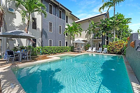 Bay Village Tropical Retreat & Apartments