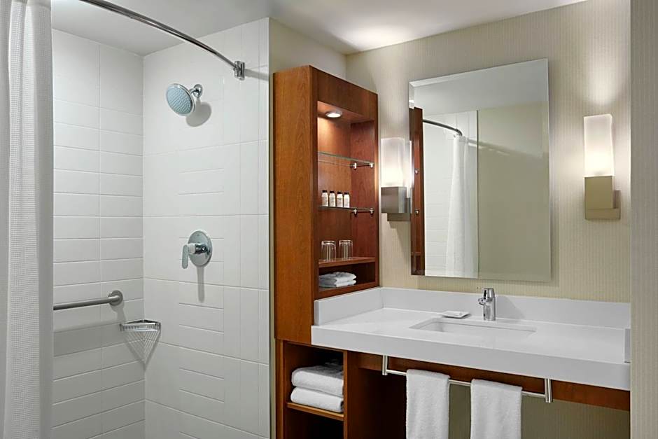 Delta Hotels by Marriott London Armouries