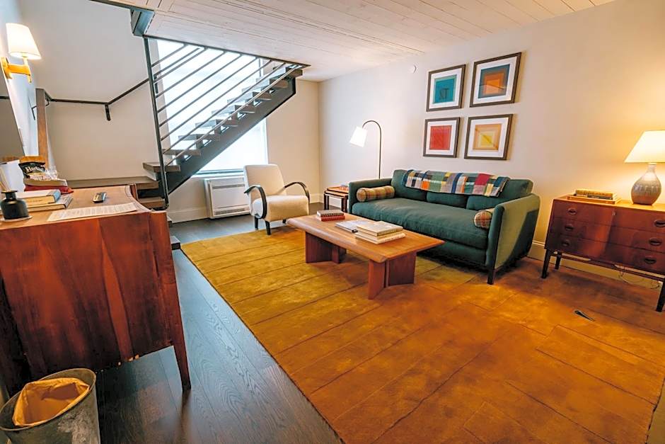 Eleven Revelstoke Lodge