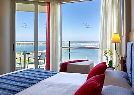 Kyma Suites Beach Hotel
