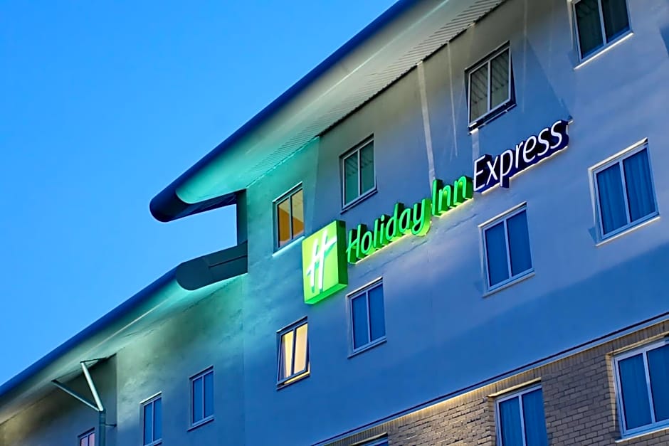 Holiday Inn Express Southampton - M27 J7 By IHG
