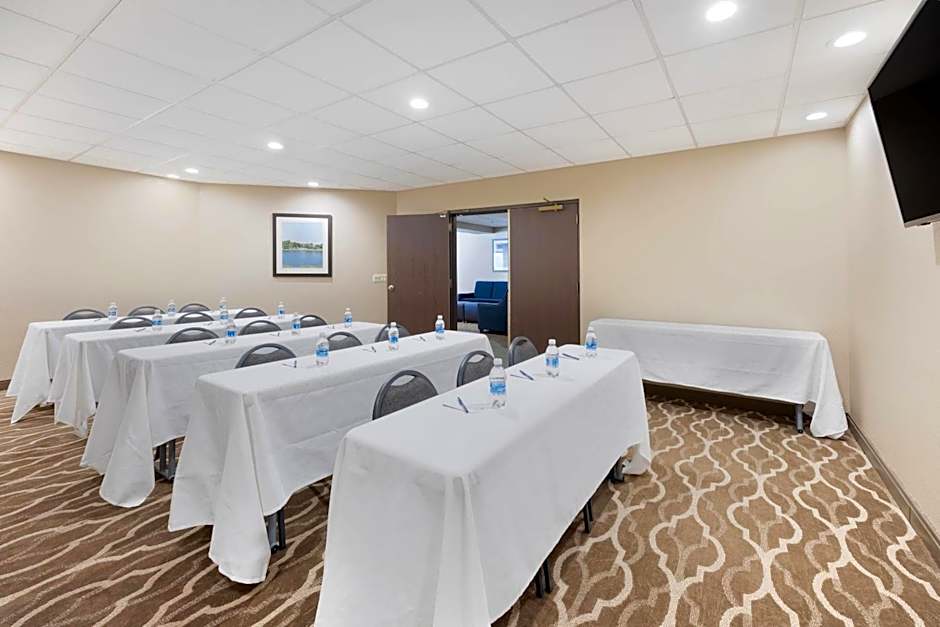 Comfort Inn & Suites Wichita Northeast