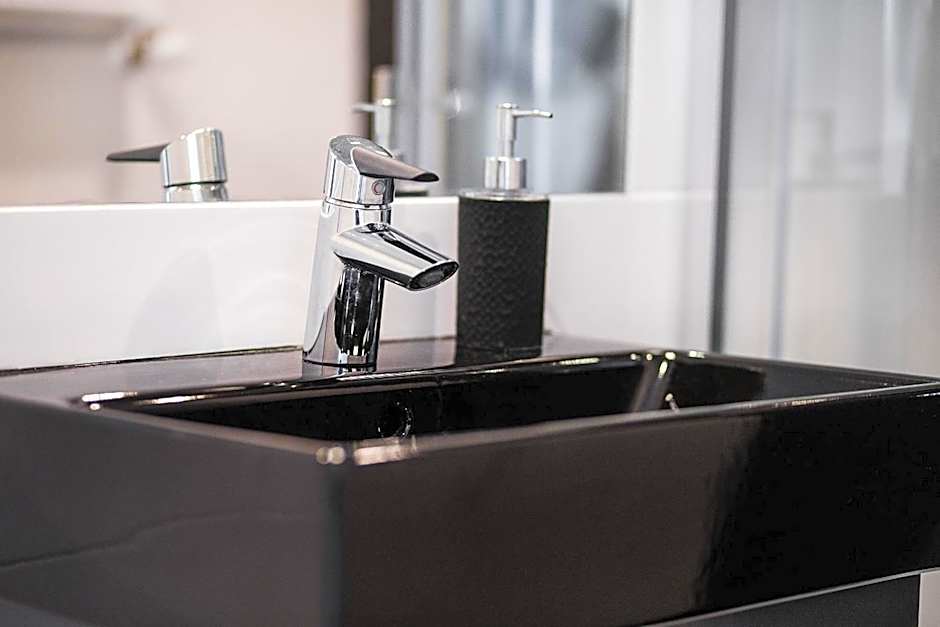 Six Suites, Old Town