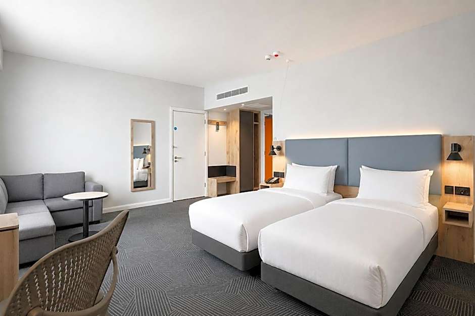 Holiday Inn London Luton North by IHG