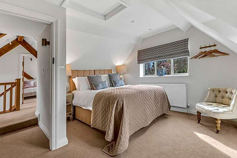 Hiron's Piece - Hot Tub Packages Available