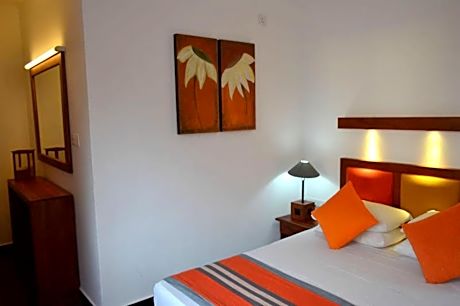 Deluxe Double Room with Balcony and Sea View