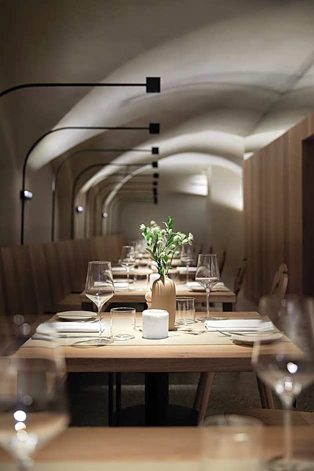 fink Restaurant & Suites