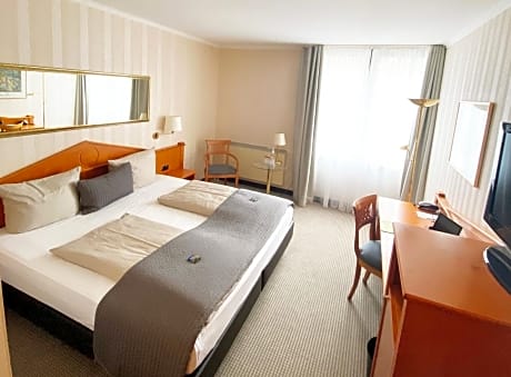 Standard Doppelzimmer teilweise mit Balkon