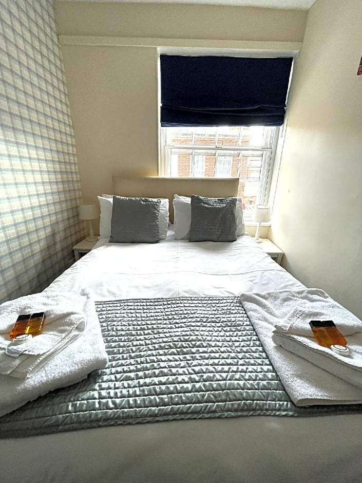 The Crown And Cushion