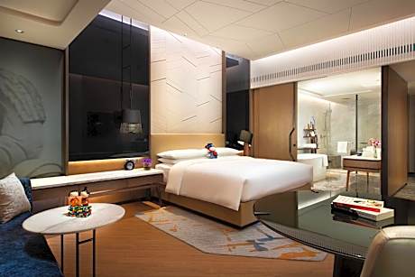 Club Room with King Bed and Concierge Lounge Access