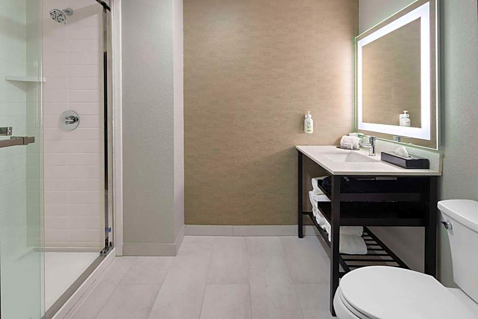 La Quinta Inn & Suites by Wyndham Memphis I-240