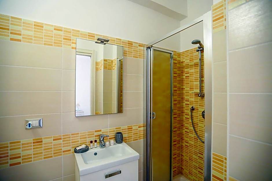 Il Viaggiatore Via Rimini Serapo