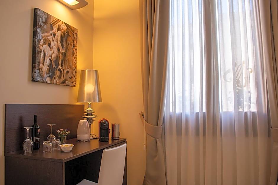 Apollo Suites