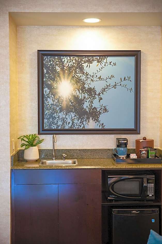 Ayres Suites Diamond Bar