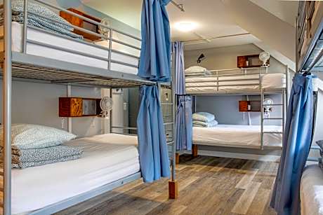 6-Bed Mixed Dormitory Room