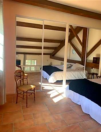 Deluxe King Suite