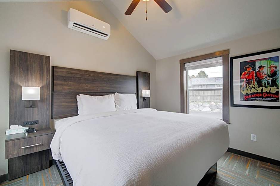 Ridgeline Hotel at Yellowstone, an Ascend Collection Hotel