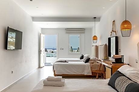 Quadruple Room with Sea View