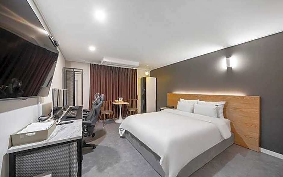 Brighten Hotel 