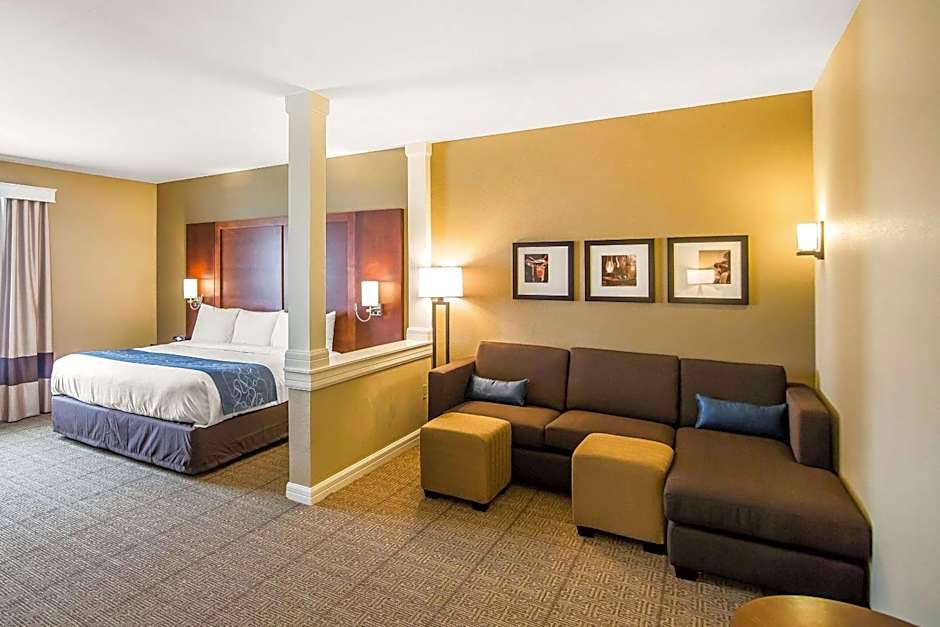 Comfort Suites Dodge City