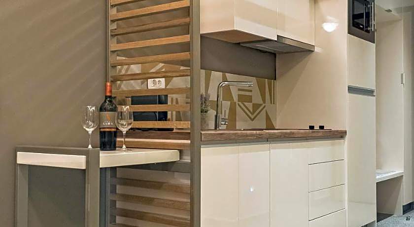 Eco Green Residences & Suites PC