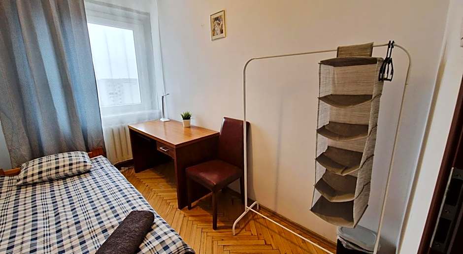 Niebieski Meander Pokoje blisko metra