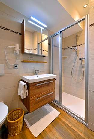 Two-Bedroom Apartment (4 Adults)