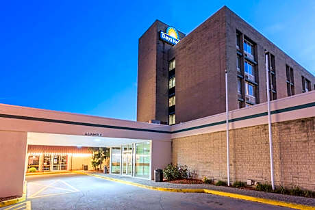 Days Hotel & Conference Center by Wyndham Danville