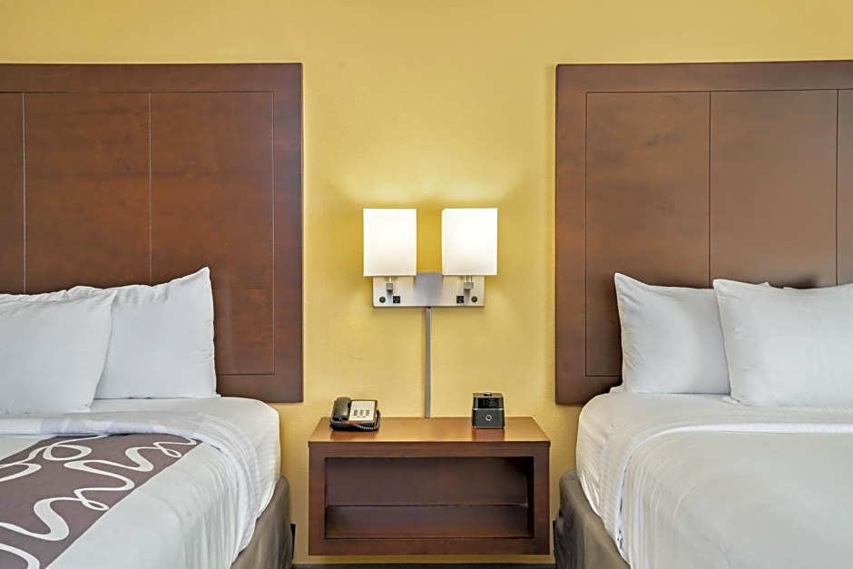 La Quinta Inn & Suites by Wyndham Houston Nw Beltway 8 / West Rd