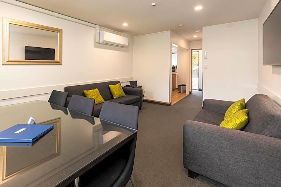 Airport Gateway Motor Lodge