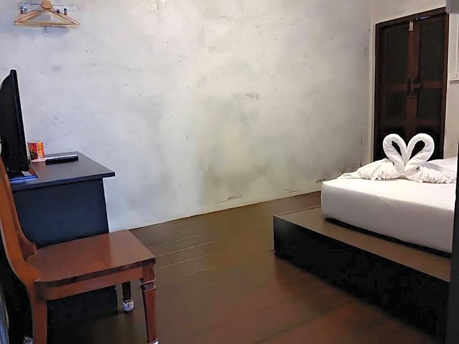 Baanchompoo Homestay