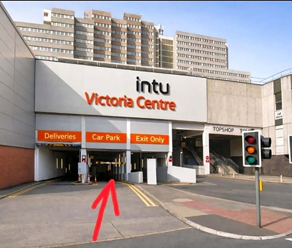 Victoria Centre 2 Bedroom Apartments Sleep 4 in the Victoria Centre Shopping Centre - Nottingham City Centre - 24 hour access - Most Central Location - Full Kitchen - Opposite Hilton - Parking for Cars or Vans from Five pounds a day - Sunday 1pm Check-out
