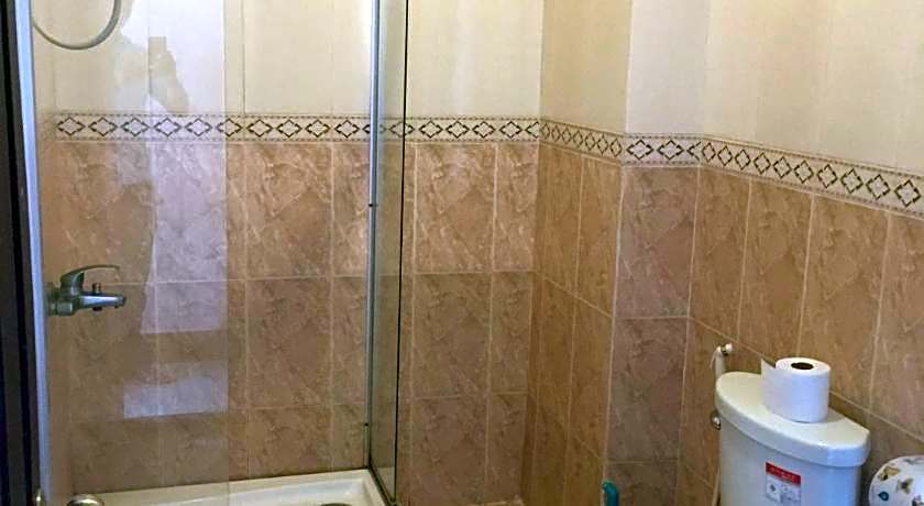 Golden Noura Villa-Pub & Restaurant