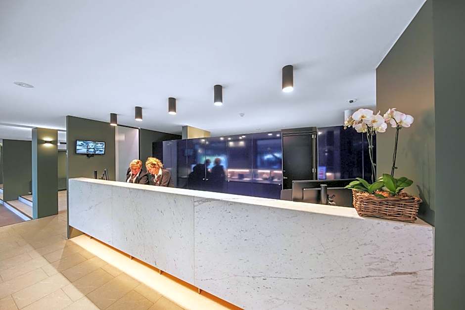 Belconnen Way Hotel & Serviced Apartments