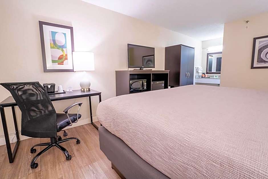 Quality Inn Palm Beach International Airport