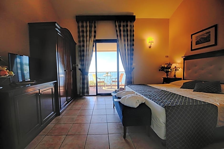 Capo Dei Greci Taormina Coast Hotel & SPA