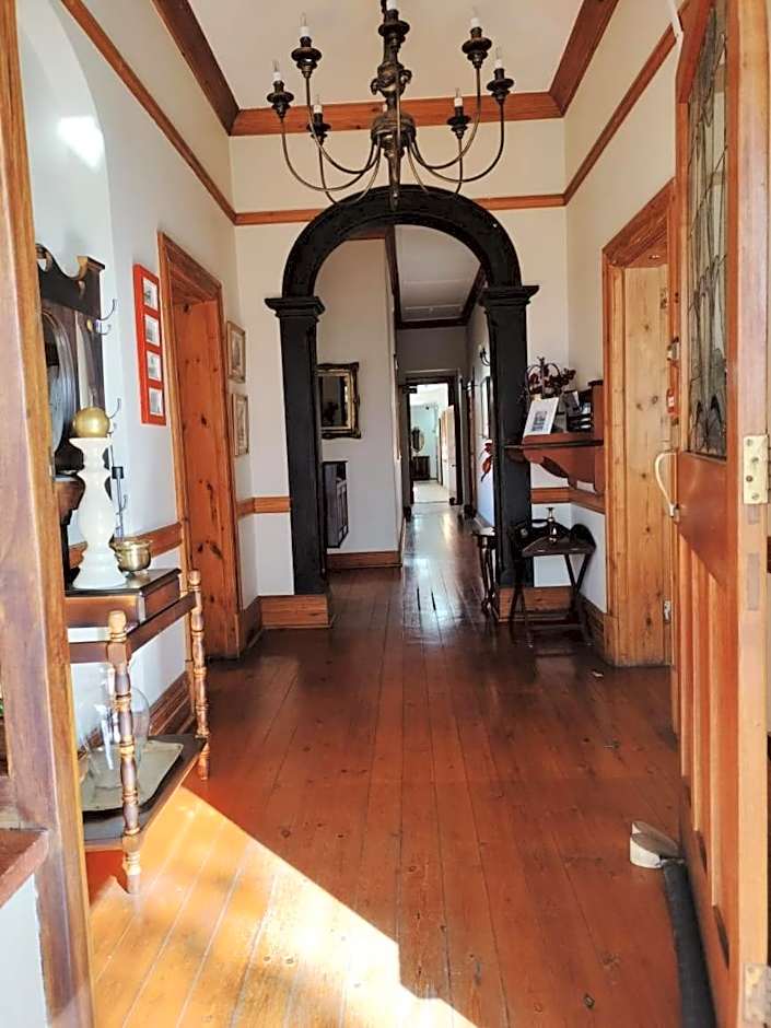 Oregon Place Guest House