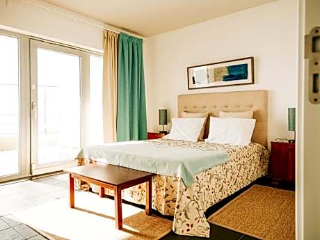 Deluxe Double Room with Balcony and Sea View