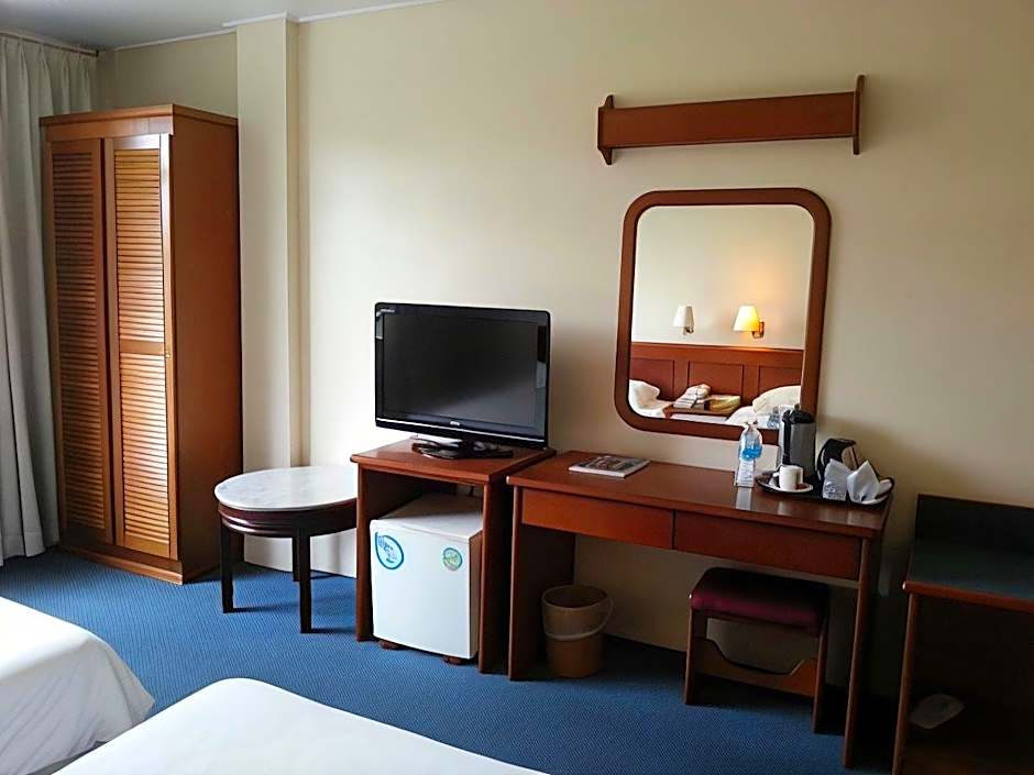 Pacific Orient Hotel