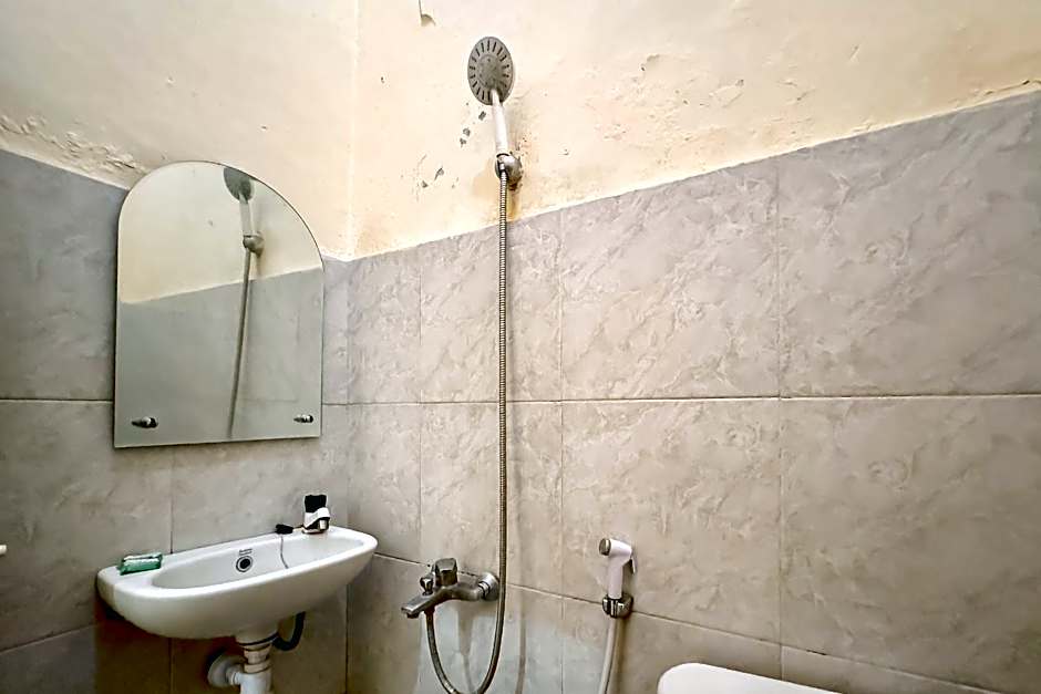 Perdana Kasih Hotel Pemuda Klaten Mitra RedDoorz